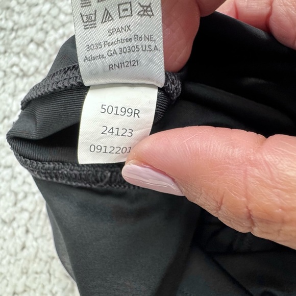 Spanx Faux Leather Leopard Print Black Bike Shorts. Medium FLAW - Picture 11 of 12